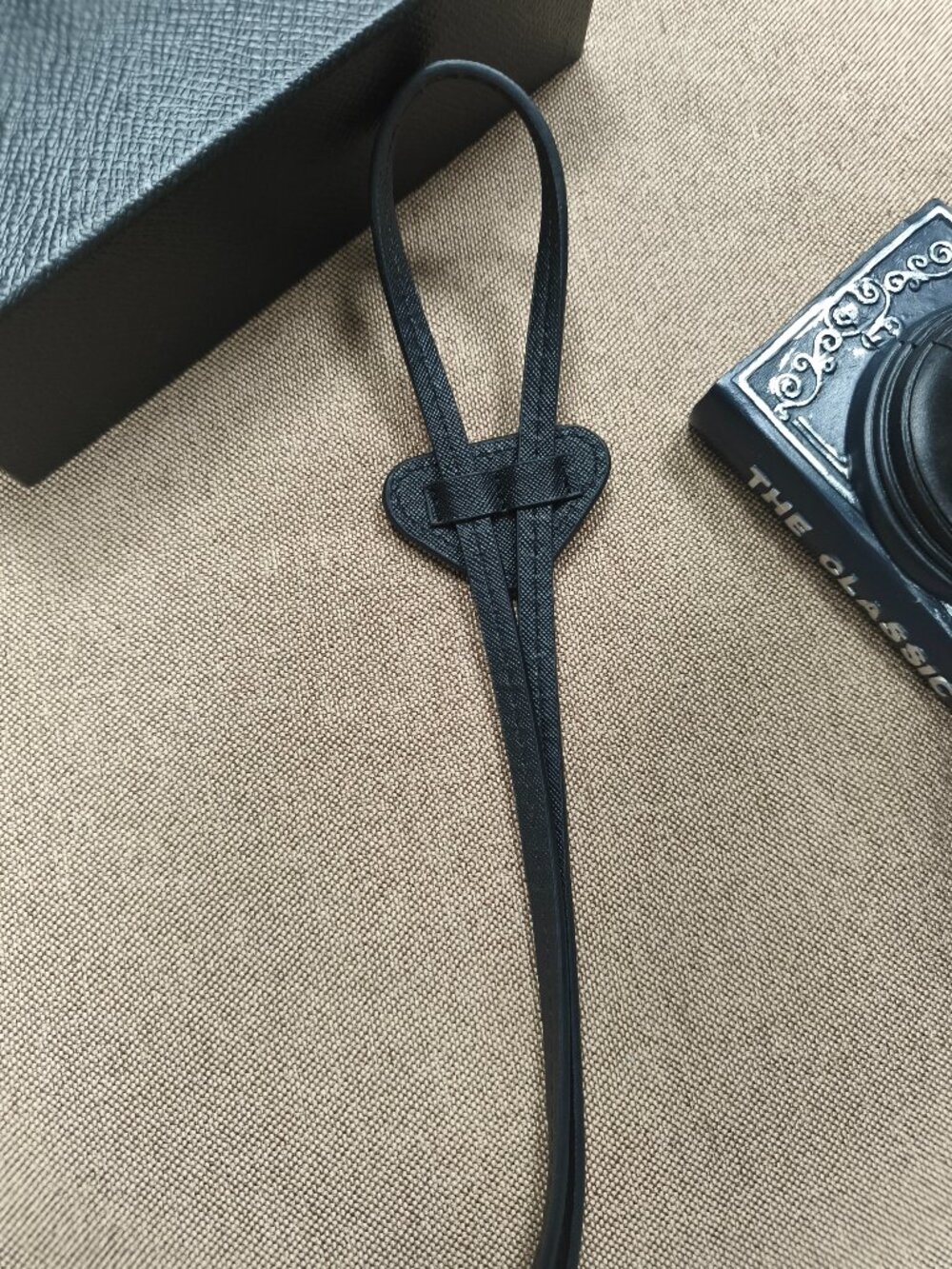 New Prada Unisex Black Leather Adjustable Bolo Tie - With Box๐๐ - Picture 6 of 7